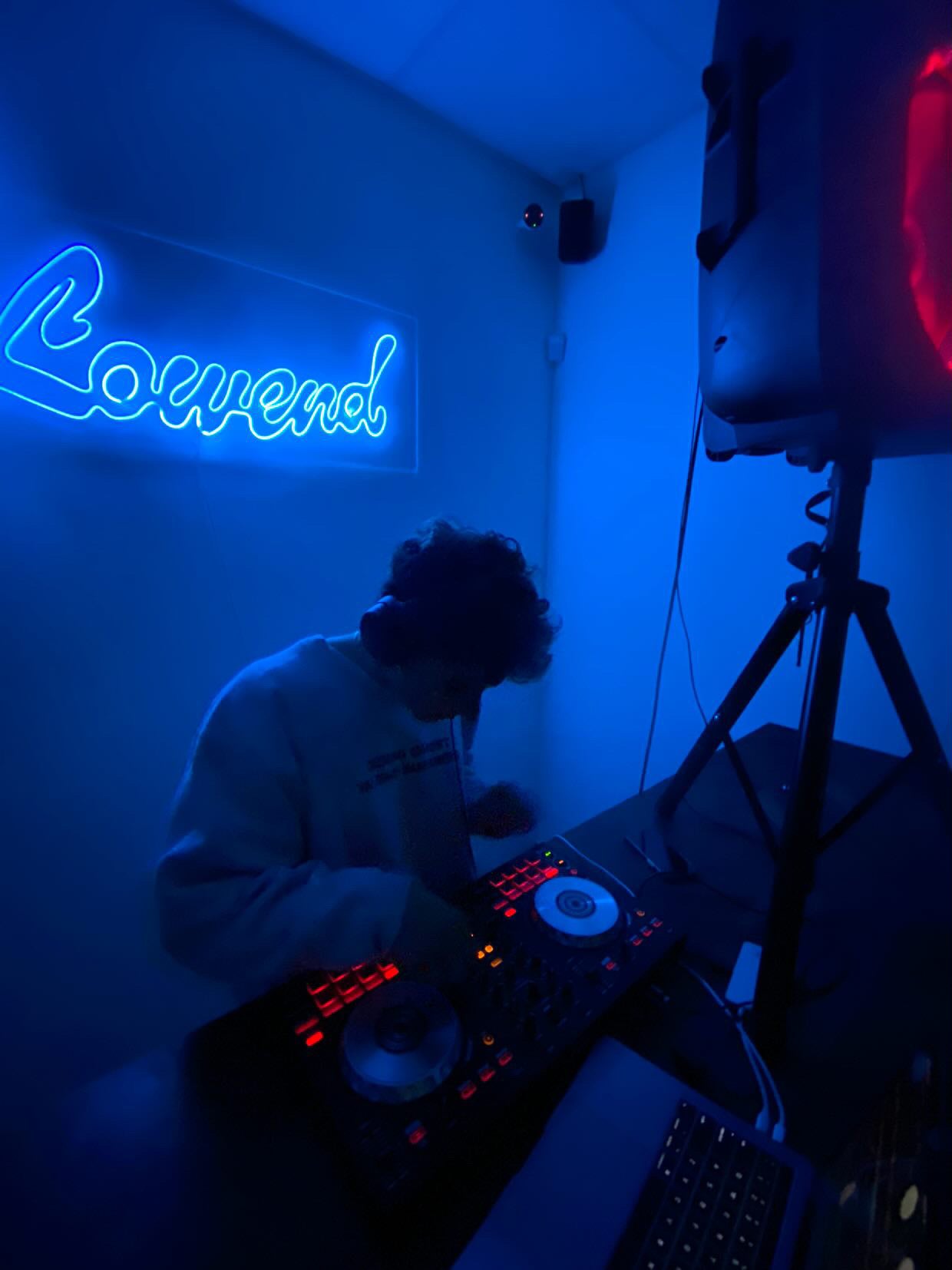 Create Content in Style: Principles for choosing the best  LED Neon Sign for Your Streaming Setup